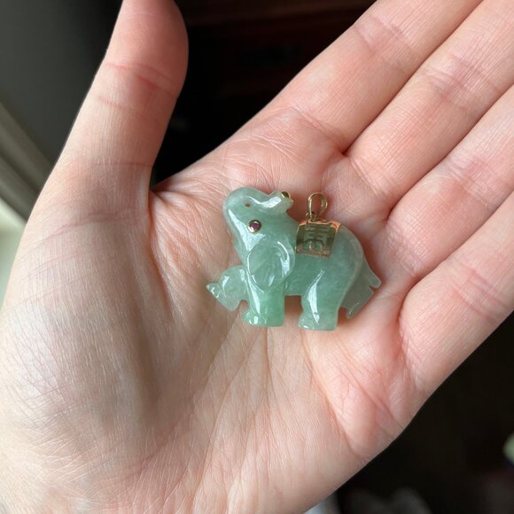 Jade 14K Gold Elephant Pendant for necklace - Picture 4 of 5